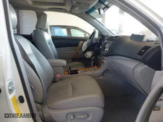 2009 Toyota Highlander Hybrid Limited with VIN JTEEW44A092035066, listed as a IAAI auction lot 41527468 with 166,339 mi miles. Bid and sale history available at carsss.com. Image 5.