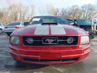 2006 Ford Mustang Standard with VIN 1ZVFT80N765265020, listed as a IAAI auction lot 41847731 with 156,852 mi miles. Bid and sale history available at carsss.com. Image 6.