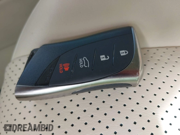 2022 Lexus GX 460 Luxury z VIN JTJGM7BX1N5321302, wystawiony jako IAAI lot #42529333 z przebiegiem 37 621 mil mil oraz . Historia ofert i sprzedaży dostępna na DreamBid. Obrazek 11.