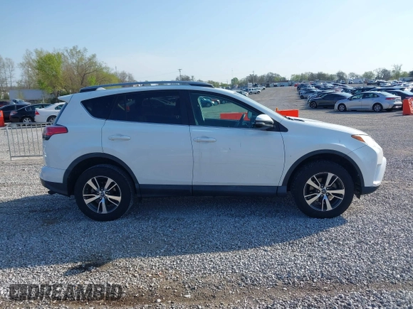 2018 Toyota RAV4 XLE with VIN 2T3WFREV2JW412970, listed as a IAAI auction lot 41986122 with 61,828 mi miles. Bid and sale history available at carsss.com. Image 13.
