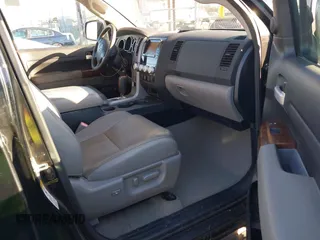 2011 Toyota Tundra 4WD Truck LTD with VIN 5TFBY5F15BX175854, listed as a IAAI auction lot 41425357 with 367,661 mi miles. Bid and sale history available at carsss.com. Image 5.