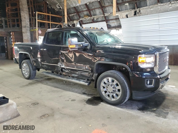 2015 GMC Sierra 2500HD Denali with VIN 1GT120EG1FF668772, listed as a Copart auction lot 80815254 with 113,260 mi miles and Salvage Title. Bid and sale history available at carsss.com. Image 4.