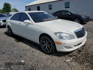 2009 Mercedes-Benz S 550 z VIN WDDNG86X59A273761, wystawiony jako Copart lot #55617765 z przebiegiem 89 902 mil mil oraz Szkoda całkowita • Salvage title. Historia ofert i sprzedaży dostępna na DreamBid. Obrazek 4.