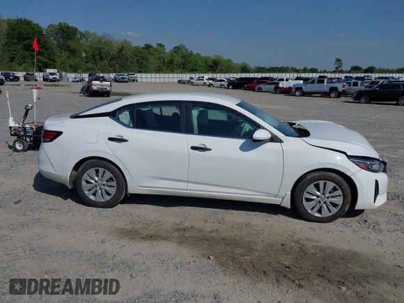 2024 Nissan Sentra S z VIN 3N1AB8BV3RY234421, wystawiony jako IAAI lot #42012080 z przebiegiem 20 938 mil mil oraz . Historia ofert i sprzedaży dostępna na DreamBid. Obrazek 13.