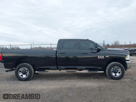 2018 Ram 2500 Tradesman z VIN 3C6UR5HJ9JG189592, wystawiony jako IAAI lot #41919085 z przebiegiem 57 154 mil mil oraz . Historia ofert i sprzedaży dostępna na DreamBid. Obrazek 14.