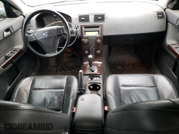 2004 Volvo S40 z VIN YV1MS382242015462, wystawiony jako Copart lot #80990264 z przebiegiem 193 137 mil mil oraz Czysty tytuł • Clean title. Historia ofert i sprzedaży dostępna na DreamBid. Obrazek 8.