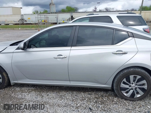 2019 Nissan Altima S with VIN 1N4BL4BV1KC219217, listed as a IAAI auction lot 41853232 with 64,761 mi miles and . Bid and sale history available at carsss.com. Image 14.