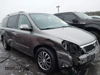 2011 Kia Sedona EX with VIN KNDMH4C71B6396661, listed as a IAAI auction lot 41412771 with 175,192 mi miles. Bid and sale history available at carsss.com. Image 6.