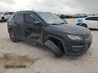 2019 Jeep Compass Latitude с VIN 3C4NJCBB4KT769402, выставлен на аукционе Copart как лот 49258595 с пробегом 100 632 миль миль и Списание • Salvage title. История ставок и продаж доступна на DreamBid. Изображение 4.