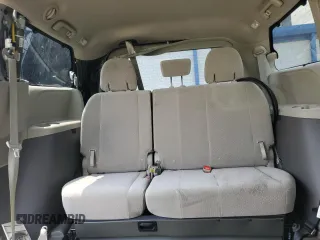 2017 Toyota Sienna LE Auto Access Seat с VIN 5TDKZ3DC6HS889271, выставлен на аукционе Copart как лот 60507795 с пробегом 26 976 миль миль и Списание • Salvage title. История ставок и продаж доступна на DreamBid. Изображение 11.