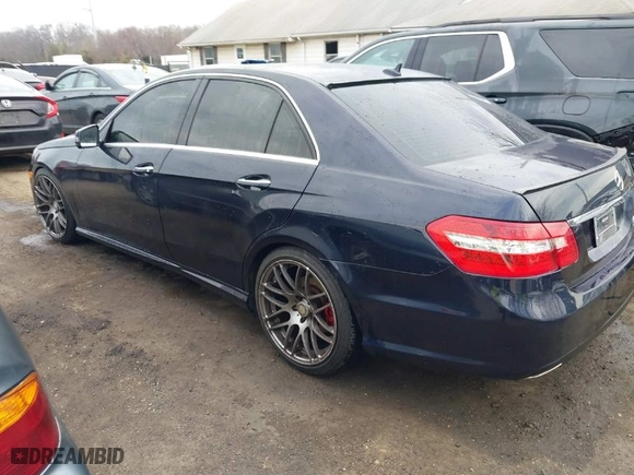 2010 Mercedes-Benz E-Class E 350 Luxury with VIN WDDHF8HB6AA119176, listed as a IAAI auction lot 41630776 with 149,239 mi miles. Bid and sale history available at carsss.com. Image 3.