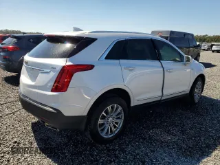 2019 Cadillac XT5 Luxury FWD z VIN 1GYKNCRS6KZ271427, wystawiony jako Copart lot #58873725 z przebiegiem Nie podano mil oraz Szkody całkowita. Historia ofert i sprzedaży dostępna na DreamBid. Obrazek 3.