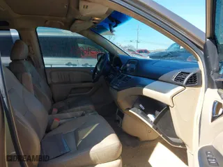2005 Honda Odyssey EX-L with VIN 5FNRL387X5B122844, listed as a IAAI auction lot 41659620 with 278,163 mi miles. Bid and sale history available at carsss.com. Image 5.