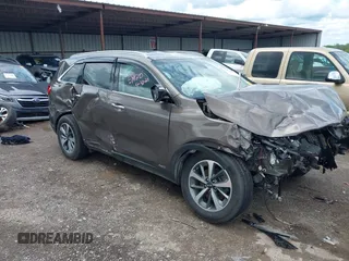 2019 Kia Sorento EX z VIN 5XYPHDA59KG453216, wystawiony jako IAAI lot #42176659 z przebiegiem Nie podano mil oraz . Historia ofert i sprzedaży dostępna na DreamBid. Obrazek 1.