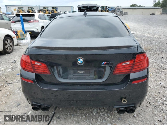 2016 BMW M5 z VIN WBSFV9C56GD595441, wystawiony jako Copart lot #59880955 z przebiegiem 109 018 mil mil oraz Szkoda całkowita • Salvage title. Historia ofert i sprzedaży dostępna na DreamBid. Obrazek 6.