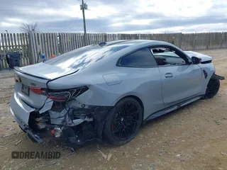 2025 BMW M4 Competition xDrive z VIN WBS33HK06SCS10581, wystawiony jako IAAI lot #41716871 z przebiegiem Nie podano mil oraz . Historia ofert i sprzedaży dostępna na DreamBid. Obrazek 4.