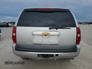 2014 Chevrolet Tahoe LTZ z VIN 1GNSCCE08ER159286, wystawiony jako Copart lot #80336434 z przebiegiem 182 643 mil mil oraz Szkoda całkowita • Salvage title. Historia ofert i sprzedaży dostępna na DreamBid. Obrazek 6.