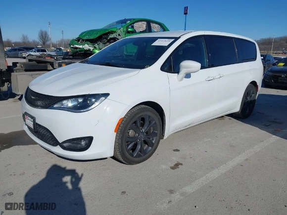 2020 Chrysler Pacifica Touring with VIN 2C4RC1FG0LR150239, listed as a IAAI auction lot 41412653 with 71,693 mi miles. Bid and sale history available at carsss.com. Image 2.