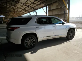 2019 Chevrolet Traverse Premier z VIN 1GNERKKW6KJ175642, wystawiony jako Copart lot #57621745 z przebiegiem 109 562 mil mil oraz Szkoda całkowita • Salvage title. Historia ofert i sprzedaży dostępna na DreamBid. Obrazek 3.