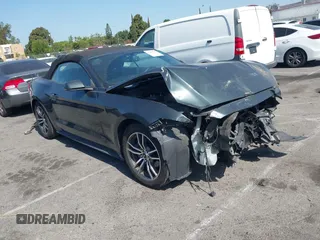 2016 Ford Mustang EcoBoost Premium z VIN 1FATP8UH7G5279277, wystawiony jako IAAI lot #42309882 z przebiegiem 111 519 mil mil oraz . Historia ofert i sprzedaży dostępna na DreamBid. Obrazek 1.