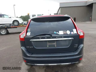 2015 Volvo XC60 T5 with VIN YV4612RKXF2710010, listed as a IAAI auction lot 41962055 with 163,050 mi miles. Bid and sale history available at carsss.com. Image 16.