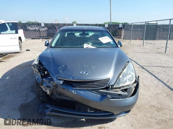 2005 Lexus ES 330 with VIN JTHBA30G155069616, listed as a IAAI auction lot 42093544 with 291,157 mi miles. Bid and sale history available at carsss.com. Image 12.