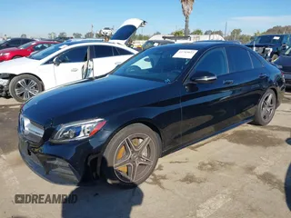 2019 Mercedes-Benz C 43 AMG z VIN 55SWF6EB1KU285008, wystawiony jako IAAI lot #41743022 z przebiegiem 83 640 mil mil oraz . Historia ofert i sprzedaży dostępna na DreamBid. Obrazek 2.