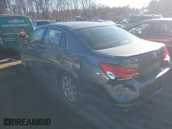 2006 Toyota Avalon XL with VIN 4T1BK36B26U167230, listed as a IAAI auction lot 41063606 with 198,694 mi miles. Bid and sale history available at carsss.com. Image 3.