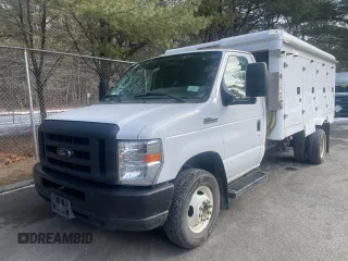 2018 Ford Econoline Commercial with VIN 1FDXE4FS4JDC33224, listed as a Copart auction lot 44239625 with 148,517 mi miles and Clean Title. Bid and sale history available at carsss.com. Image 2.