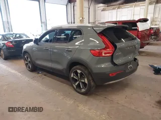 2021 Volvo XC40 Momentum z VIN YV4162UK3M2416447, wystawiony jako IAAI lot #41923981 z przebiegiem 28 654 mil mil oraz . Historia ofert i sprzedaży dostępna na DreamBid. Obrazek 3.