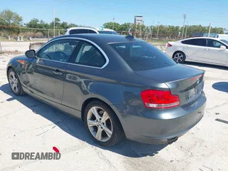 2013 BMW 1 Series 128i с VIN WBAUP9C55DVS94333, выставлен на аукционе IAAI как лот 41751073 с пробегом 141 467 миль миль и . История ставок и продаж доступна на DreamBid. Изображение 3.