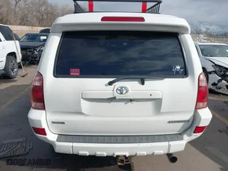 2005 Toyota 4Runner SR5 with VIN JTEBU14R750073185, listed as a IAAI auction lot 41618999 with 196,126 mi miles. Bid and sale history available at carsss.com. Image 17.