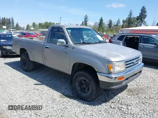 1993 Toyota T100 z VIN JT4VD20CXP0005278, wystawiony jako IAAI lot #42159540 z przebiegiem 110 334 mil mil oraz . Historia ofert i sprzedaży dostępna na DreamBid. Obrazek 1.