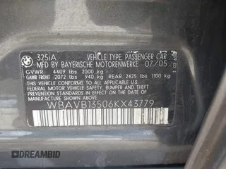 2006 BMW 3 Series 325i with VIN WBAVB13506KX43779, listed as a IAAI auction lot 41962793 with 91,696 mi miles. Bid and sale history available at carsss.com. Image 9.