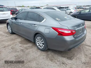 2017 Nissan Altima S z VIN 1N4AL3AP8HN364874, wystawiony jako IAAI lot #42124451 z przebiegiem 114 967 mil mil oraz . Historia ofert i sprzedaży dostępna na DreamBid. Obrazek 3.