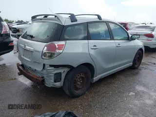 2006 Toyota Matrix STD z VIN 2T1KR32E96C579254, wystawiony jako IAAI lot #42510755 z przebiegiem 226 066 mil mil oraz . Historia ofert i sprzedaży dostępna na DreamBid. Obrazek 4.
