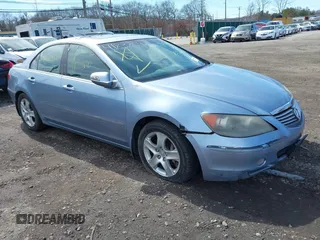 2005 Acura RL with VIN JH4KB16575C000447, listed as a IAAI auction lot 41832042 with 999,999 mi miles. Bid and sale history available at carsss.com. Image 1.