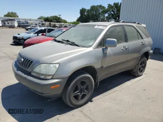 2002 Lexus RX 300 z VIN JTJGF10U420135469, wystawiony jako Copart lot #56411285 z przebiegiem 166 135 mil mil oraz Czysty tytuł • Clean title. Historia ofert i sprzedaży dostępna na DreamBid. Obrazek 1.