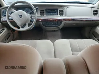 2004 Mercury Grand Marquis GS z VIN 2MEFM74W84X692469, wystawiony jako Copart lot #57794475 z przebiegiem 68 439 mil mil oraz Szkoda całkowita • Salvage title. Historia ofert i sprzedaży dostępna na DreamBid. Obrazek 8.