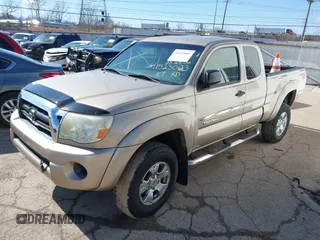 2006 Toyota Tacoma with VIN 5TEUU42NX6Z154875, listed as a IAAI auction lot 41523003 with 33,168 mi miles. Bid and sale history available at carsss.com. Image 17.