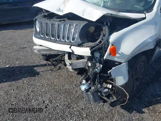 2017 Jeep Renegade Latitude with VIN ZACCJBBB8HPE64812, listed as a IAAI auction lot 41349525 with 106,966 mi miles. Bid and sale history available at carsss.com. Image 6.