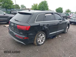 2017 Audi Q7 Premium Plus with VIN WA1LAAF78HD033413, listed as a IAAI auction lot 42188781 with Not provided miles and . Bid and sale history available at DreamBid. Image 4.