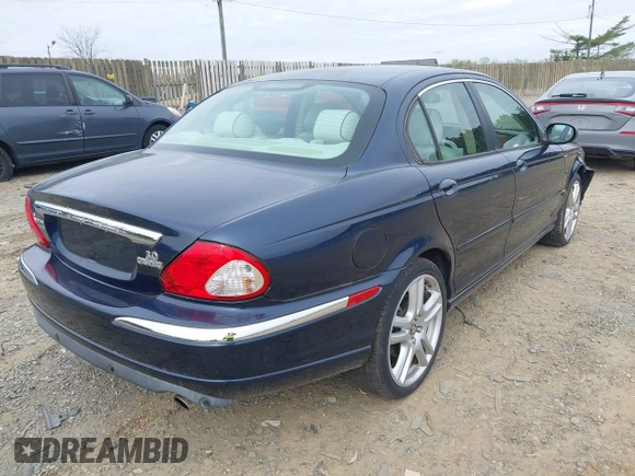 2007 Jaguar X-Type z VIN SAJWA51A27WJ11735, wystawiony jako IAAI lot #41934652 z przebiegiem 43 519 mil mil oraz . Historia ofert i sprzedaży dostępna na DreamBid. Obrazek 4.