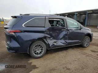2021 Toyota Sienna XSE with VIN 5TDDSKFC1MS029907, listed as a Copart auction lot 49512965 with 64,350 mi miles and Salvage Title. Bid and sale history available at carsss.com. Image 3.