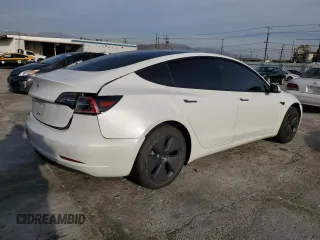2022 Tesla Model 3 z VIN 5YJ3E1EA5NF360119, wystawiony jako Copart lot #45565655 z przebiegiem 78 088 mil mil oraz Szkoda całkowita • Salvage title. Historia ofert i sprzedaży dostępna na DreamBid. Obrazek 3.