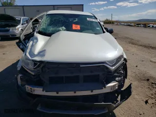 2018 Honda CR-V LX with VIN 2HKRW5H3XJH424534, listed as a Copart auction lot 68297864 with 28,634 mi miles and Salvage Title. Bid and sale history available at carsss.com. Image 5.