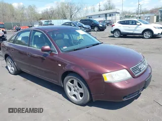 1998 Audi A6 with VIN WAUBA34B9WN058443, listed as a IAAI auction lot 42092713 with 172,728 mi miles. Bid and sale history available at carsss.com. Image 1.