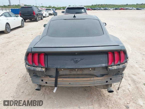 2022 Ford Mustang EcoBoost z VIN 1FA6P8TH2N5139990, wystawiony jako IAAI lot #42259683 z przebiegiem 62 580 mil mil oraz . Historia ofert i sprzedaży dostępna na DreamBid. Obrazek 17.