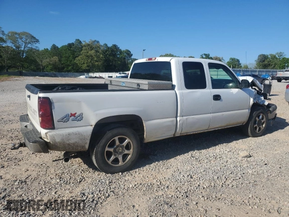 2006 Chevrolet Silverado 1500 LT2 with VIN 1GCEK19B96Z250917, listed as a Copart auction lot 52997975 with 247,189 mi miles and Salvage Title. Bid and sale history available at DreamBid. Image 3.