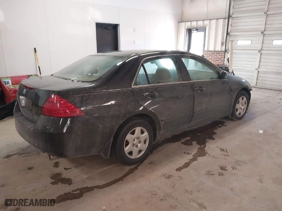 2007 Honda Accord Sdn LX with VIN 1HGCM56417A211125, listed as a IAAI auction lot 41634475 with 190256 miles. Bid and sale history available at carsss.com. Image 4.